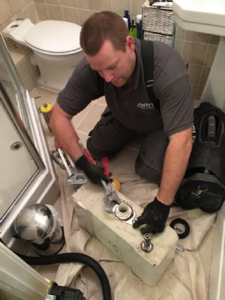 Acıbadem Tuvalet Tesisatı Tamiri Klozet Taşı Değişimi Tıkanıklık Açma