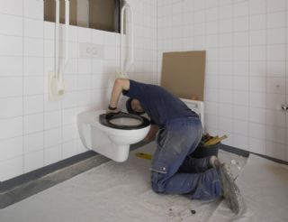 Uğurmumcu Tuvalet Tesisatı Tamiri Klozet Taşı Değişimi Tıkanıklık Açma